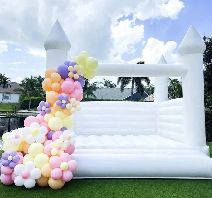 Castillo inflable instalado para una celebración infantil